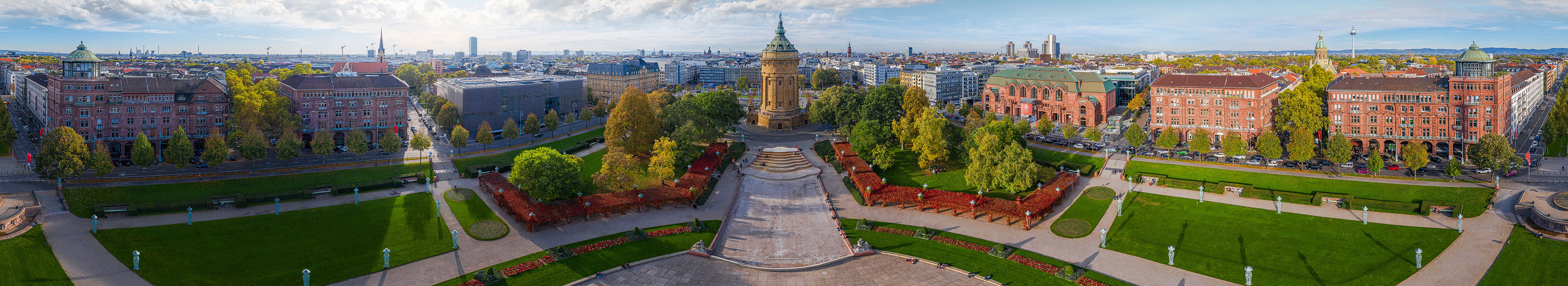 Blick auf Mannheim mit dem Wasserturm