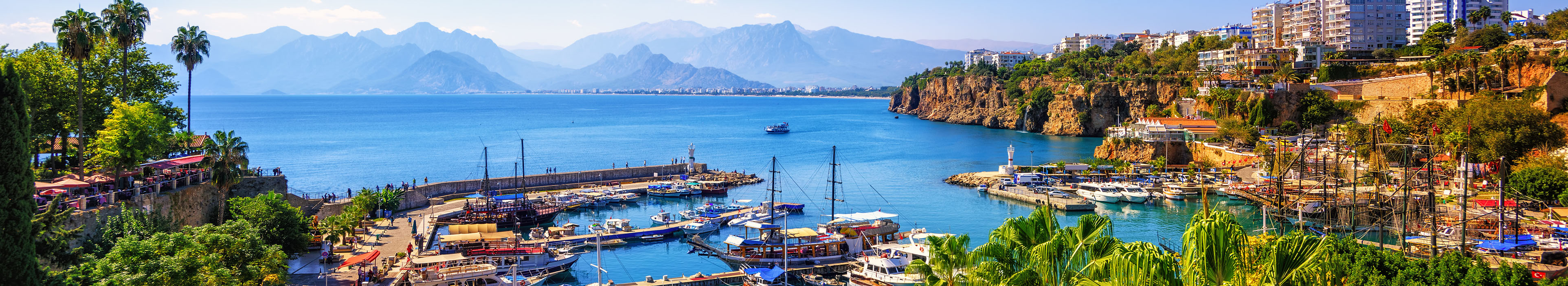 Blick auf den Hafen in Antalya