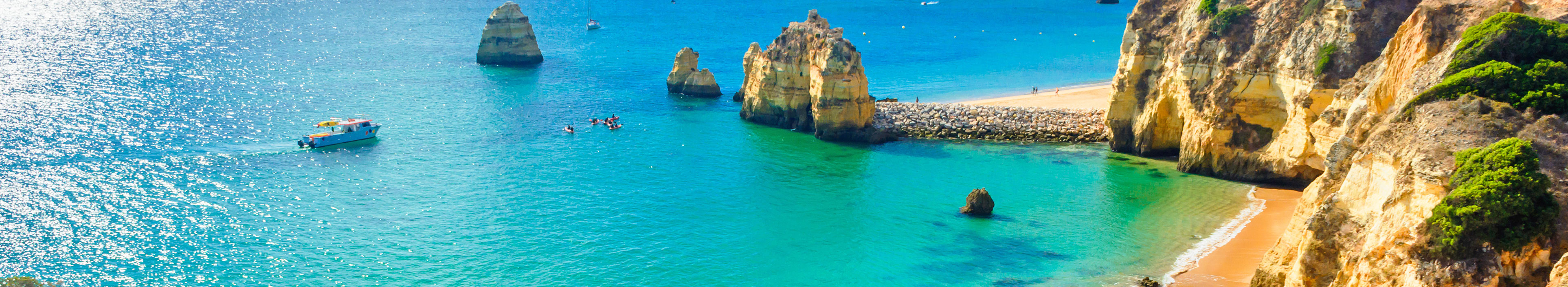 Schöner Sandstrand bei Lagos in Panta da Piedade, Algarve, Portugal